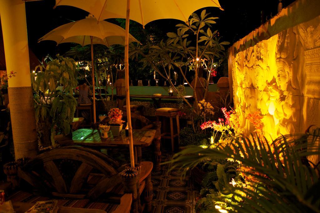 Palada Guesthouse HHQ Exterior foto