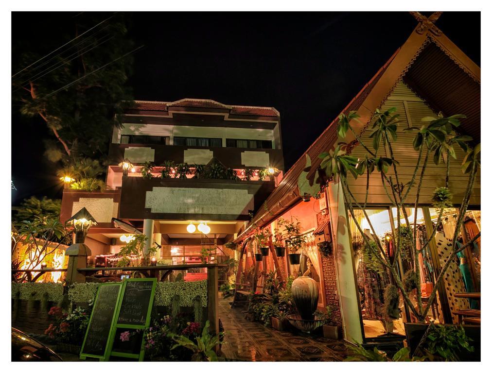 Palada Guesthouse HHQ Exterior foto